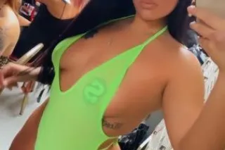 back in town til Monday🥰 sexy white girl - Image 4